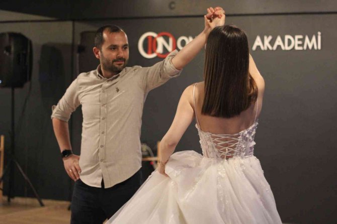 Koreografilerden Düğün Dansına Doğru