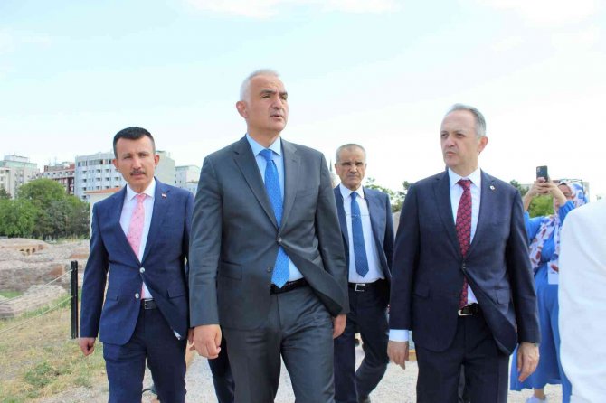 Kültür Ve Turizm Bakanı Ersoy ‘Başkent Kültür Yolu Festivali’ Rotalarını Gezdi