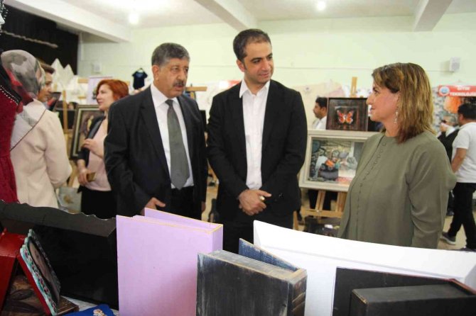 Varto’da Yılsonu Sergisi