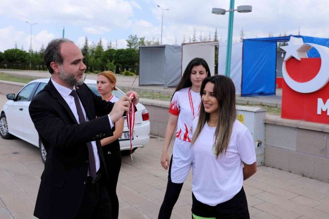 Niğde Ömer Halisdemir Üniversitesi 30. Yıl Koşusu Yapıldı
