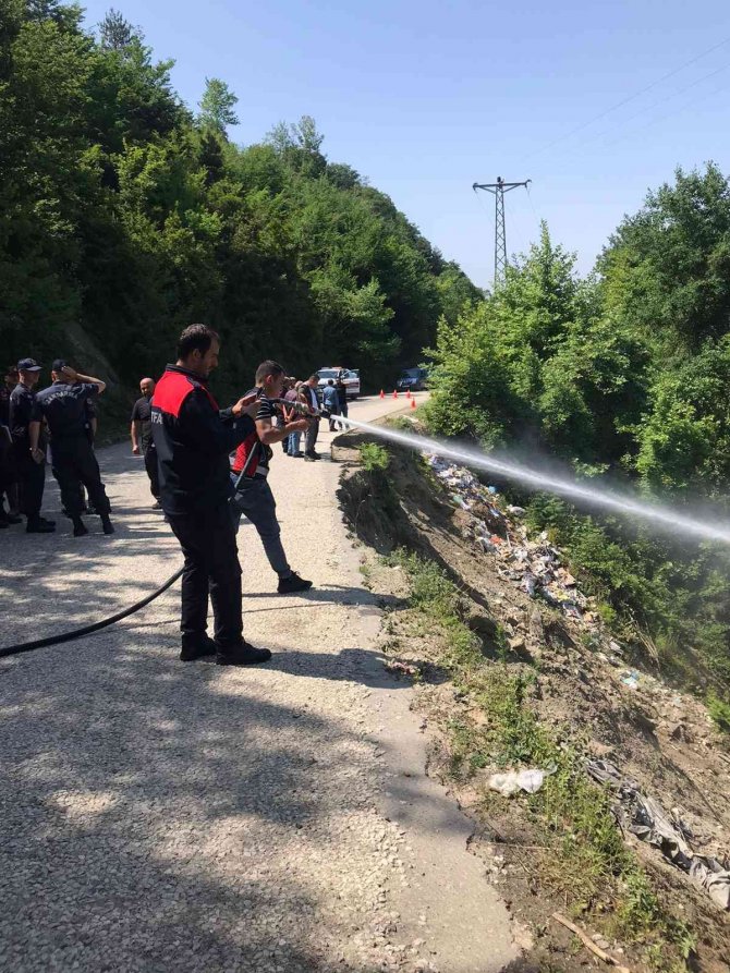 Otomobil, 60 Metreden Şarampole Devrildi: 1 Yaralı