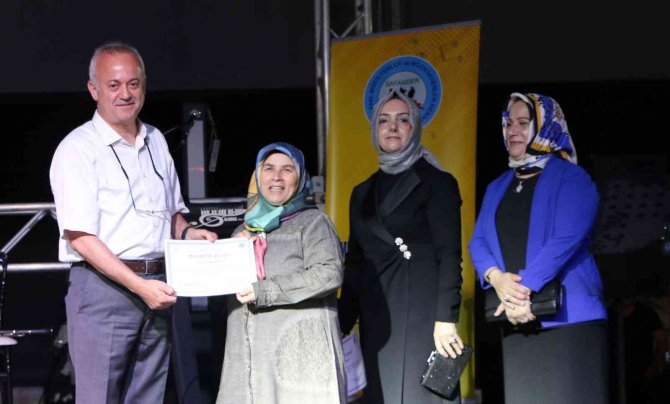 Pandeminin Gizli Kahramanları Moral Gecesinde Gönüllerince Eğlendiler