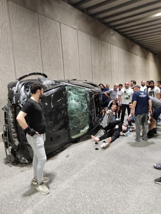 Alt Geçitte Korkutan Kaza: Hurdaya Dönen Lüks Cipten Hafif Yaralı Kurtuldu