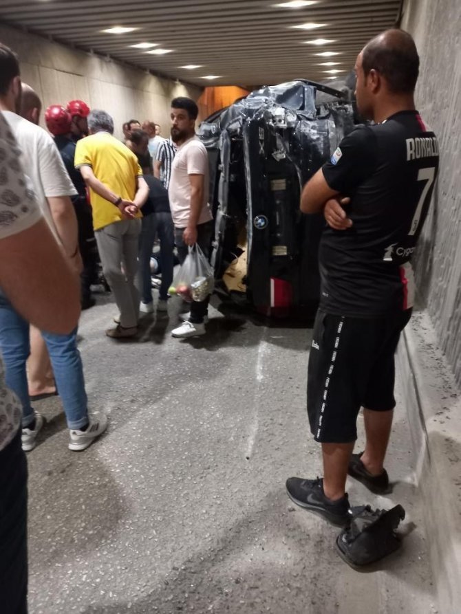 Alt Geçitte Korkutan Kaza: Hurdaya Dönen Lüks Cipten Hafif Yaralı Kurtuldu