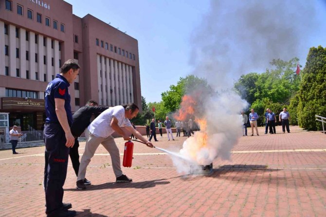 Valilik Çalışanlarına Yangın Eğitimi