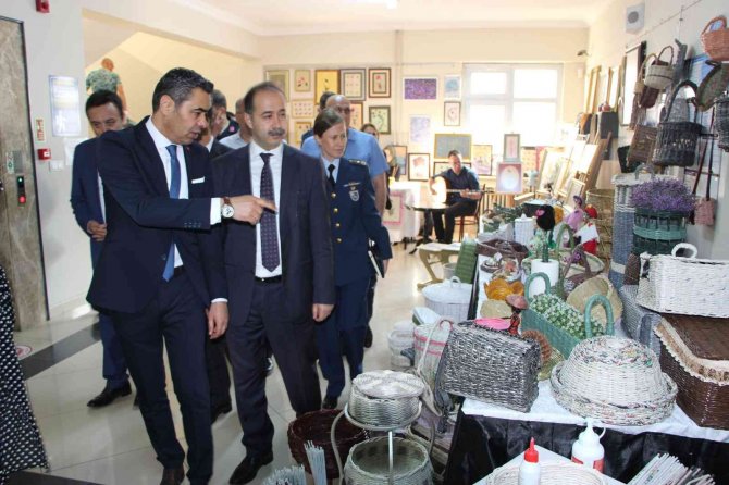 Bandırma Hem’de Yıl Sonu Sergisi