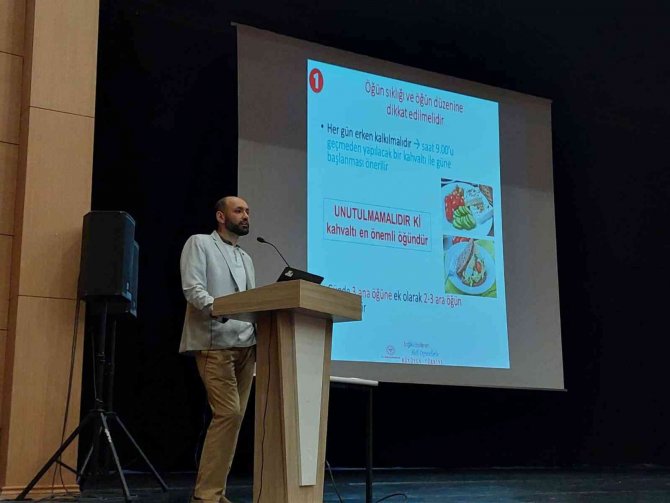 Sivas’ta Öğretmenlere Diyabet Eğitimi Verildi