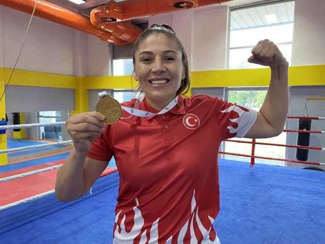 Dünya Şampiyonu Şennur Demir: “Sanki Rüyayı Yaşıyor Gibiyim”