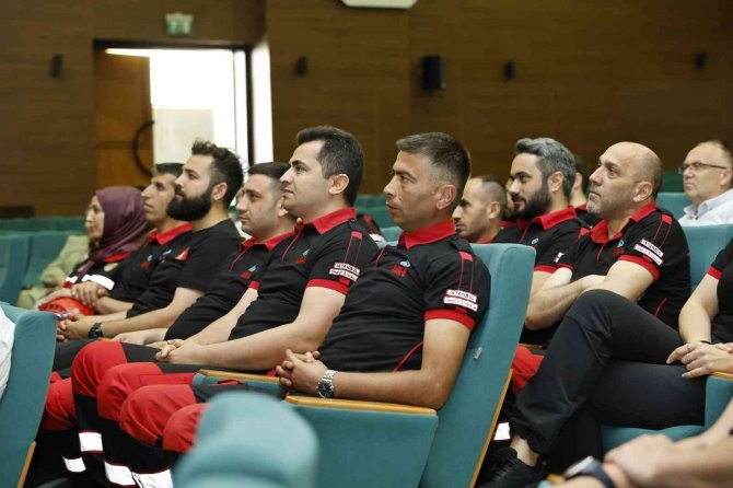 Sultangazi Belediyesinde Afet Eğitimleri Başarıyla Tamamlandı