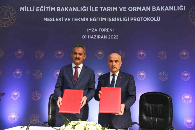 İ̇ki Bakanlık Mesleki Ve Teknik Eğitimde İş Birliği Yapacak