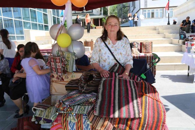 Tunceli’de Hem’deki Kursiyerler Tarafından Yapılan Binlerce Ürün Sergilendi