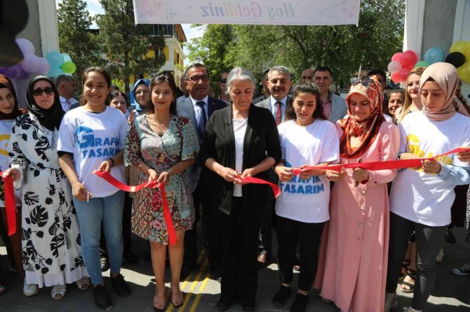 Tunceli’de Hem’deki Kursiyerler Tarafından Yapılan Binlerce Ürün Sergilendi