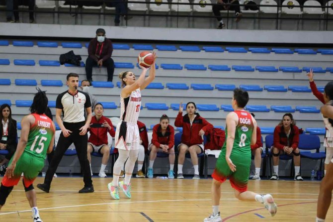 Turgutlu Belediyespor’da İç Transferde Üç İmza