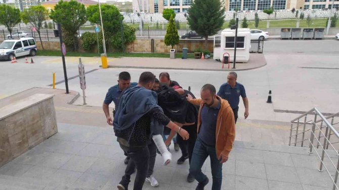 Çarptığı 2 Öğrencinin Ölümüne Sebep Olan Alkollü Sürücü Tutuklandı