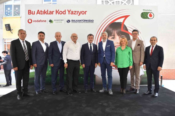Vodafone, Elektronik Atıkları Bursalı Çocuklar İçin Kodlama Sınıfına Dönüştürdü