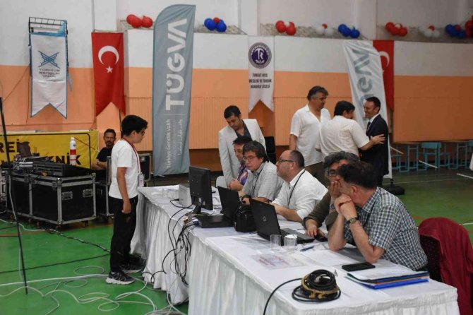 Ortaokullar Arası Robotik Kodlama Yarışması Yapıldı