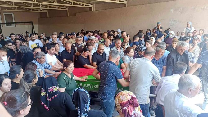 Eniştesi Tarafından Öldürülen Genç Kadın, Gözyaşları Arasında Son Yolculuğuna Uğurlandı