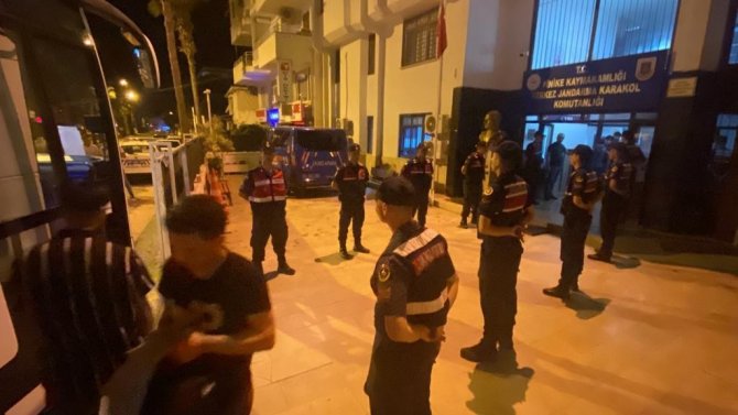 Antalya’da Ülkeye Yasadışı Yollarla Giriş Yapan 43 Kişi Yakalandı