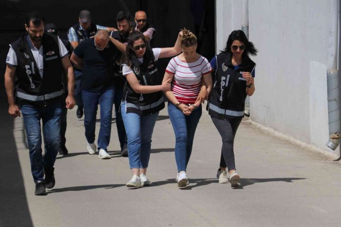 Filmleri Aratmayan Dolandırıcı Sevgililer Tutuklandı