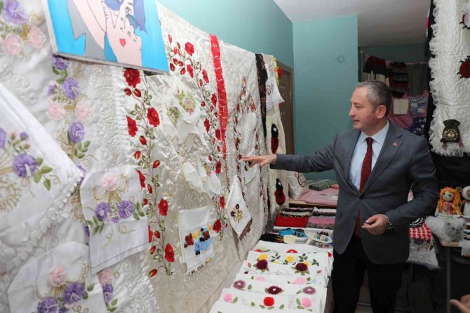 Ağrı’da Sıfır Atık Malzemeleri İle Yapılan Ürünler Büyük Beğeni Topladı