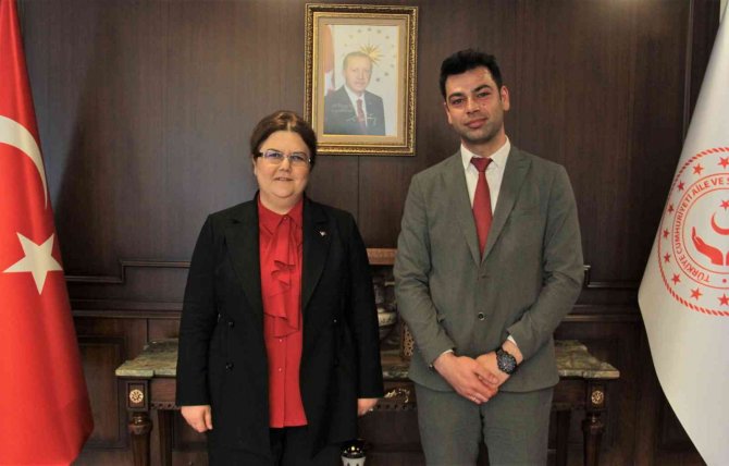 Bakan Yanık, Kronik Hastalara Elektrik Tüketim Desteği’nden Yararlanma Şartlarını Esnettiklerinin Müjdesini Verdi