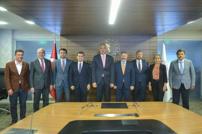 Ak Parti Antalya Teşkilatı’ndan Ankara Çıkarması