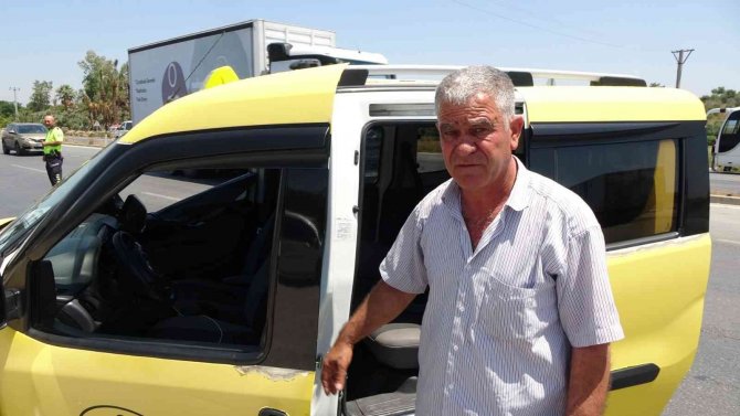 Antalya’da Ticari Taksiye Çarpan Kamyonun Sürücüsü Arkasına Bakmadan Kaçtı