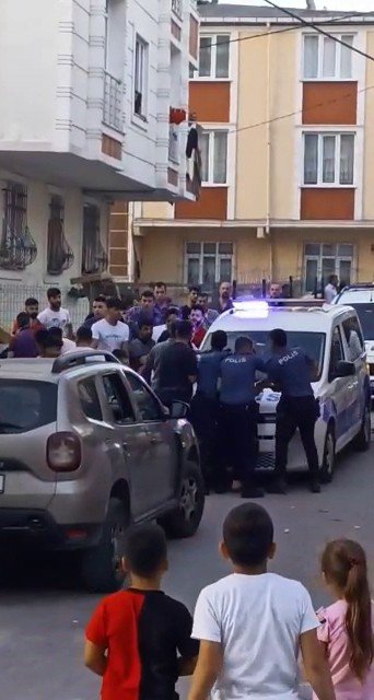 Gündüz Başladılar, Akşama Kadar Kavga Ettiler