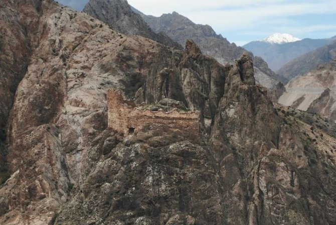 Sular Altında Kalacak Olan İlçenin Gün Yüzünde Kalan Tarihi Olacak