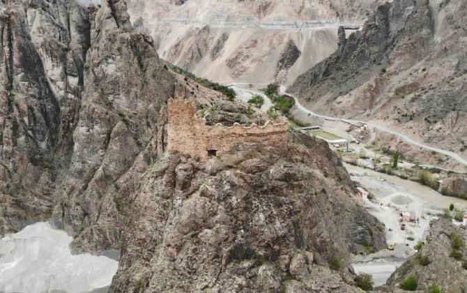 Sular Altında Kalacak Olan İlçenin Gün Yüzünde Kalan Tarihi Olacak