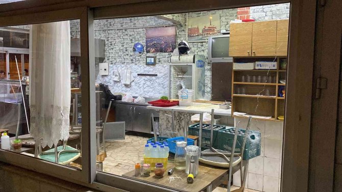 Ataşehir’de Lokanta Sahibiyle Tartışan Müşterinin Yakınları Kurşun Yağdırdı