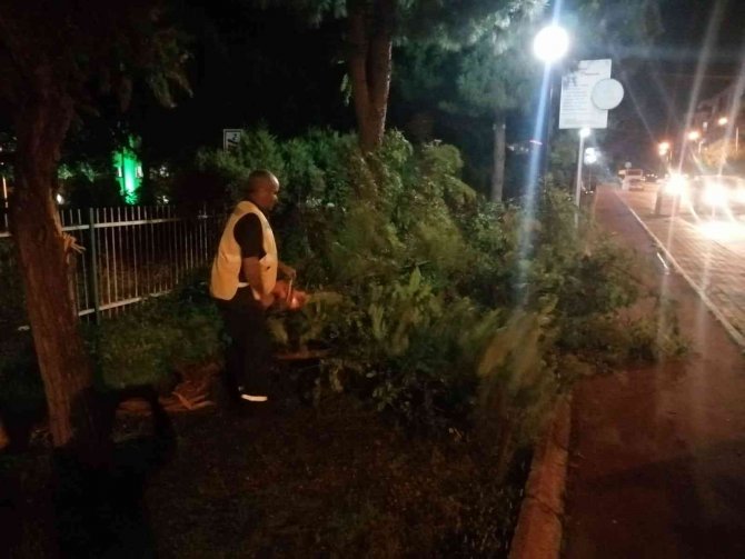 Aydın’da Fırtına Kabusu, Büyükşehir Ekipleri Bu Defa Fırtına İle Yarıştı