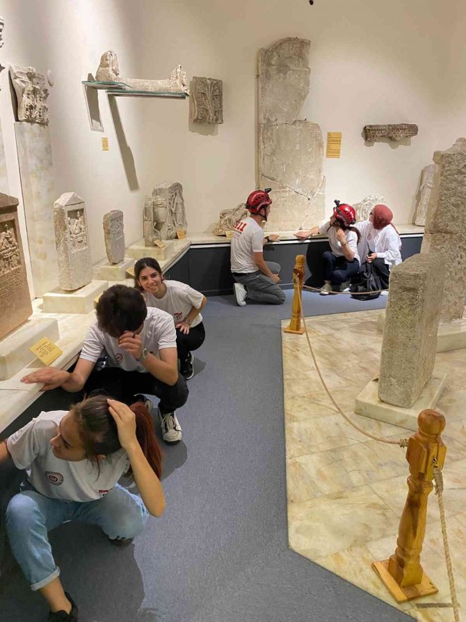 Bandırma Müzesinde Gerçek Gibi Tatbikat