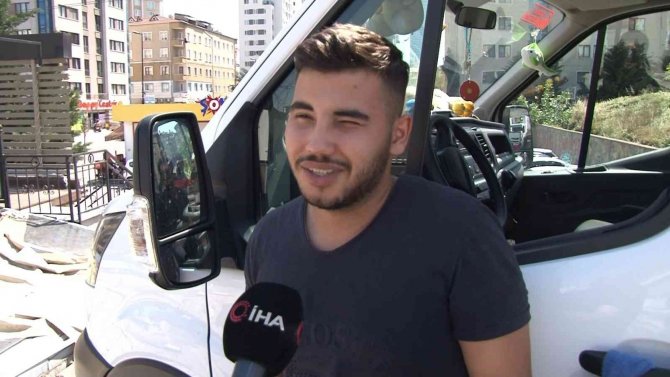 Ümraniye’de Kamyonetten Telefon Hırsızlığı Kamerada