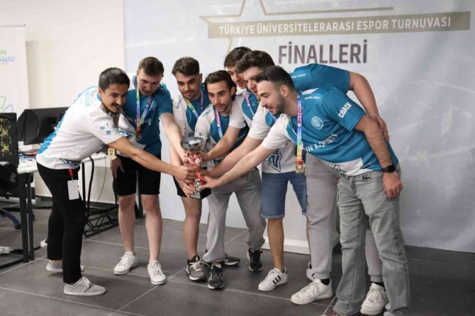 Baün E-spor Takımı Türkiye Şampiyonu
