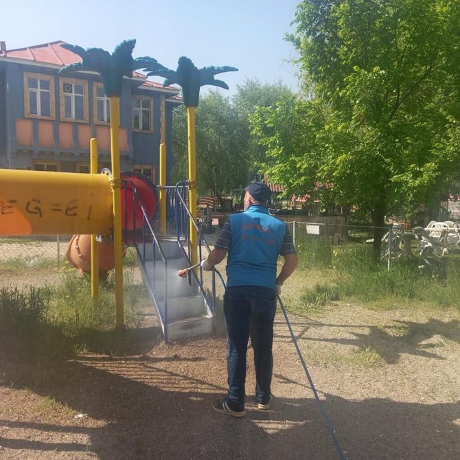 Bayburt Belediyesi İlaçlama Mesaisine Devam Ediyor