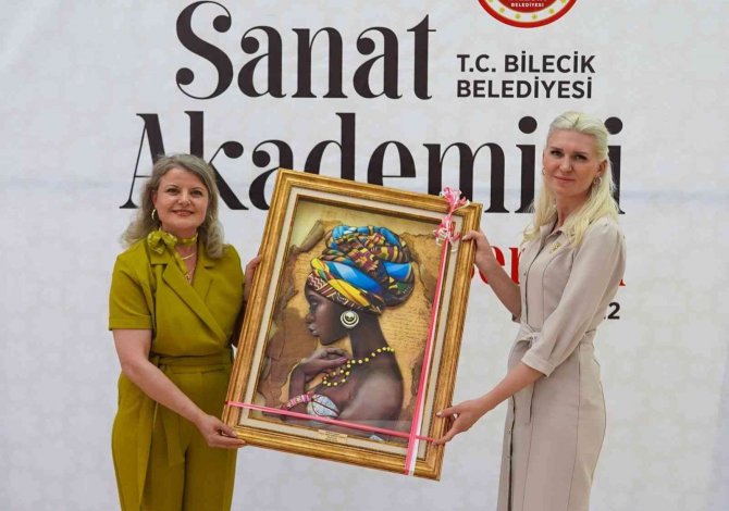 Bilecik’te Kağıt Rölyef Sergisi’ndeki Eserler Büyük Beğeni Topladı