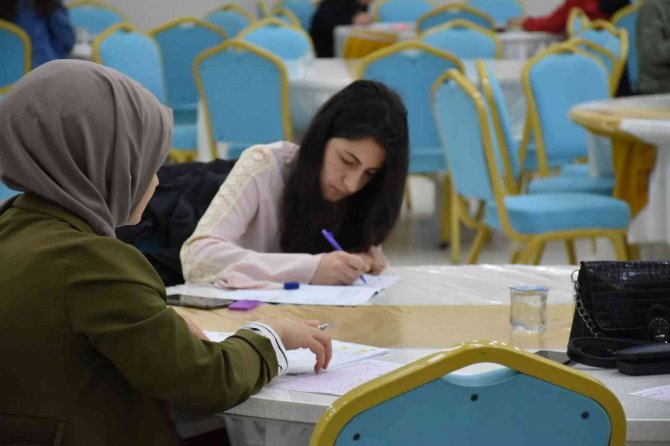 Tatvan Belediyesinden Öğrencilere Ücretsiz Deneme Sınavı Desteği