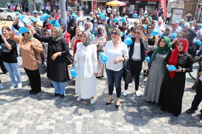 Chp’li Başkan Özcan’a Kadınların Tepkileri Sürüyor