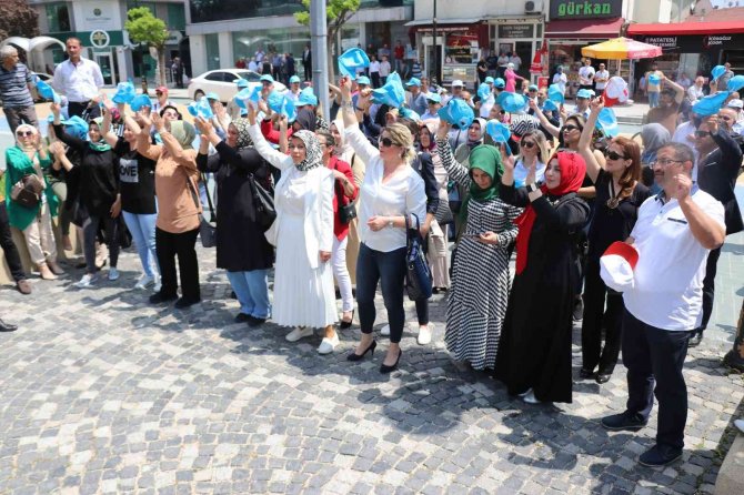 Chp’li Başkan Özcan’a Kadınların Tepkileri Sürüyor