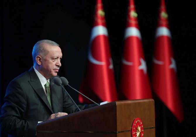 Cumhurbaşkanı Erdoğan: "Şimdi Hukuktan Dem Vuranlar Geçmişte Uygulanan Baskılara, Zulme, Ayrımcılara Ses Çıkartmamış, Hatta Bizzat Taraf Tutmuştur"