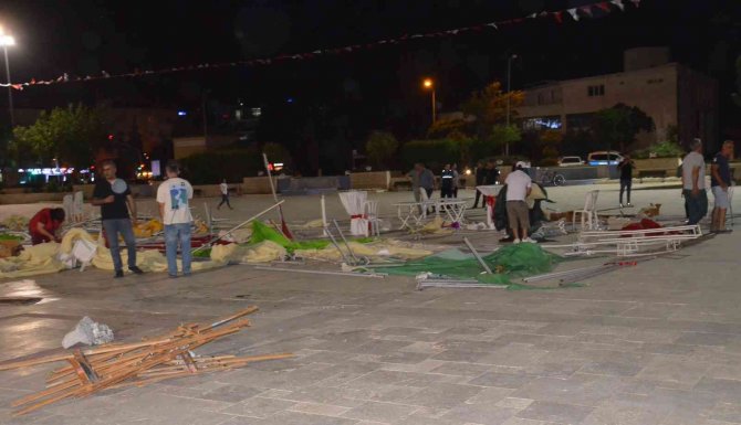 Didim Hem Sergisini Fırtına Vurdu: 6 Yaralı