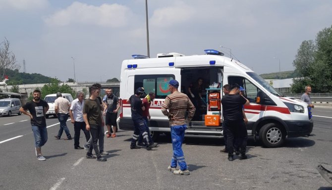 Tem’de Kamyon Ve Minibüs Çarpıştı: 5 Yaralı