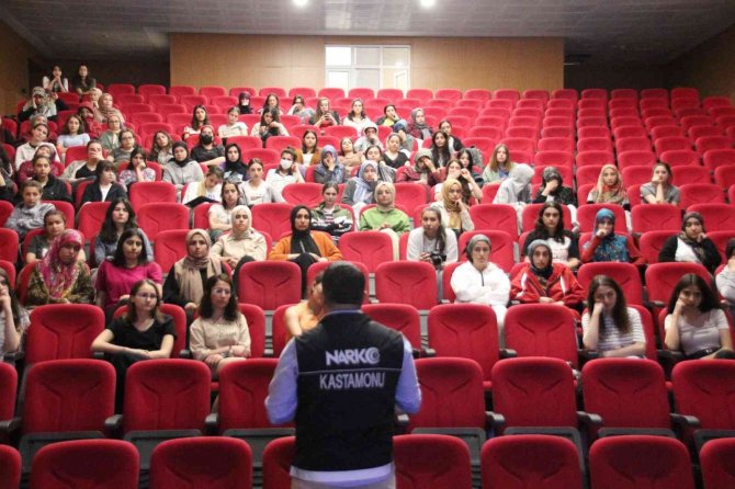 Narkotik Suçlarla Mücadele Ekiplerinden 409 Katılımcıya Eğitim