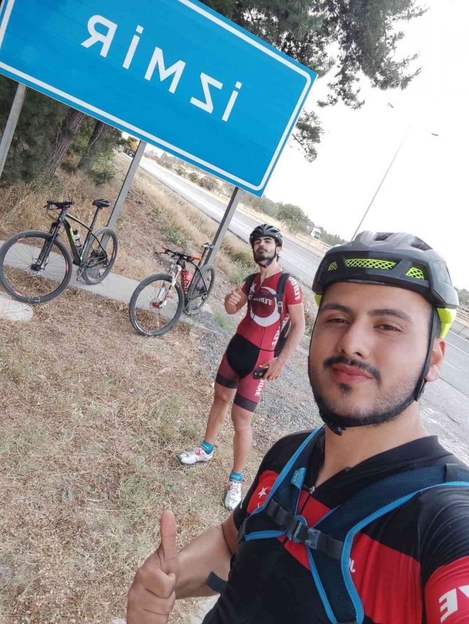 Dünya Bisiklet Günü İçin 1 Günde 416 Kilometre Pedal Çevirerek Eskişehir’den İ̇zmir’e Ulaştılar