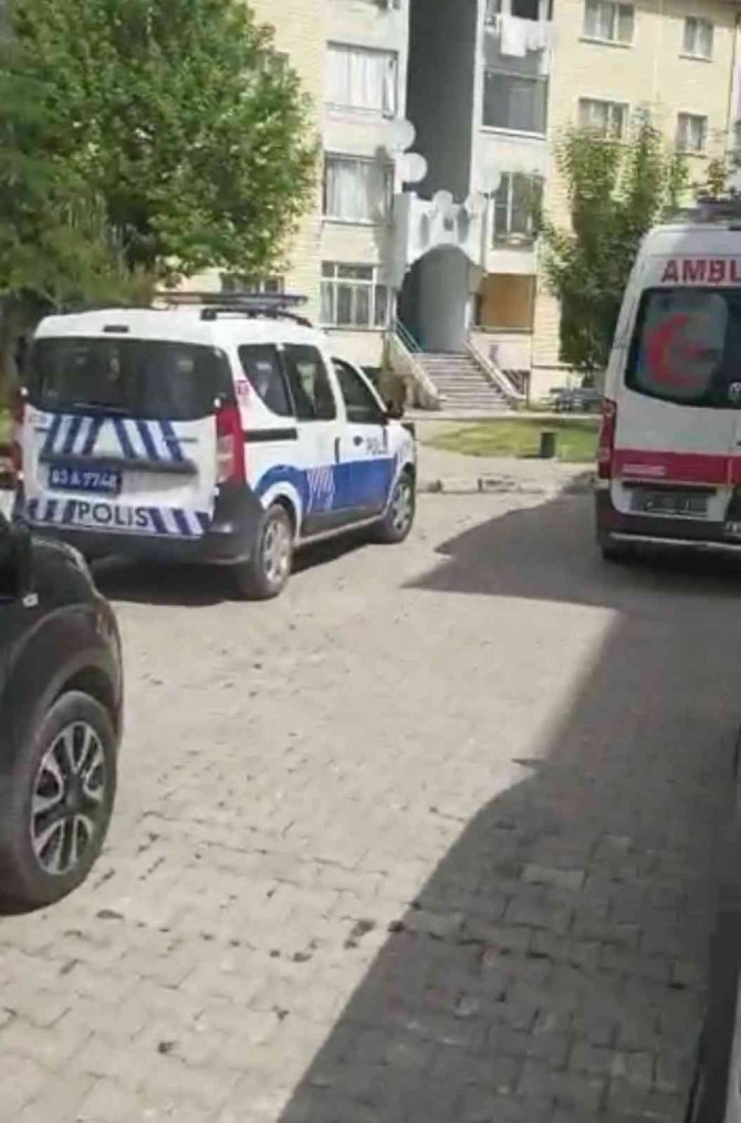 45 Yaşındaki İnfaz Koruma Memuru Evinde Ölü Bulundu