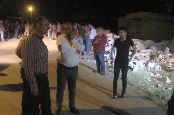 Çocuklar Çöken Duvarın Altında Kaldı: 2 Ölü, 3 Yaralı