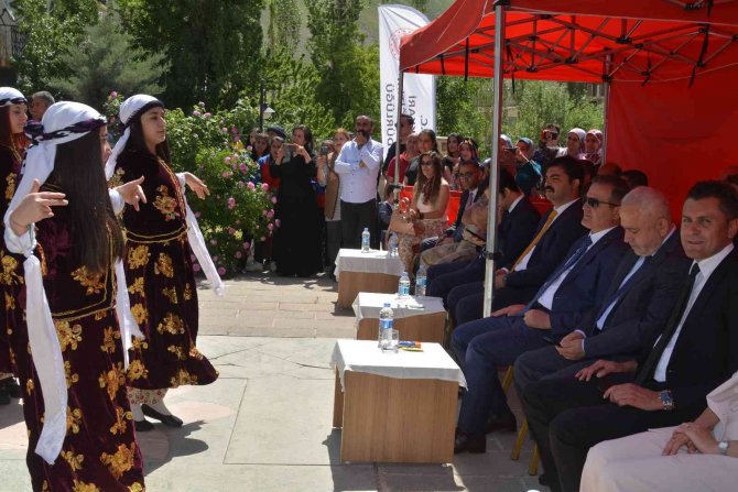 Tarihi Meydan Medresesinde Yılsonu Sergisi