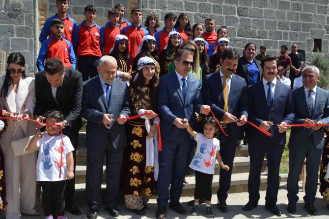 Tarihi Meydan Medresesinde Yılsonu Sergisi