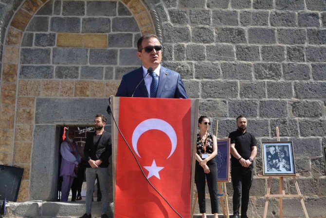 Tarihi Meydan Medresesinde Yılsonu Sergisi